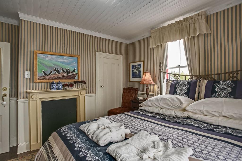 George House Heritage Bed And Breakfast Dildo Exterior photo